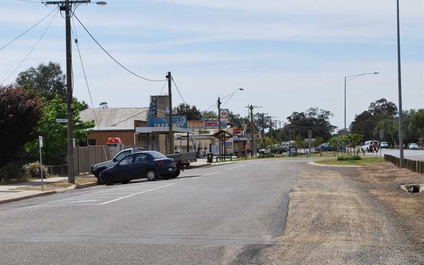 StrathmertonMurrayValleyHighway.JPG