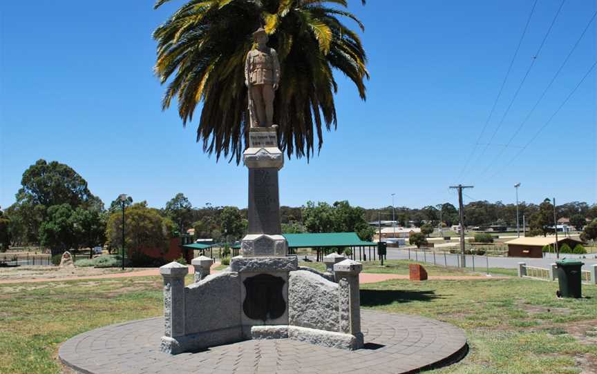 WedderburnWarMemorial.JPG