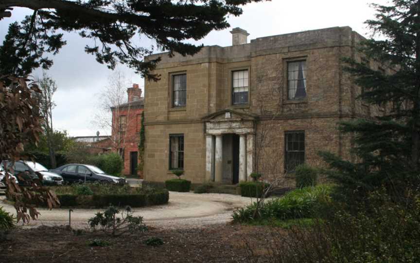 Lunan House