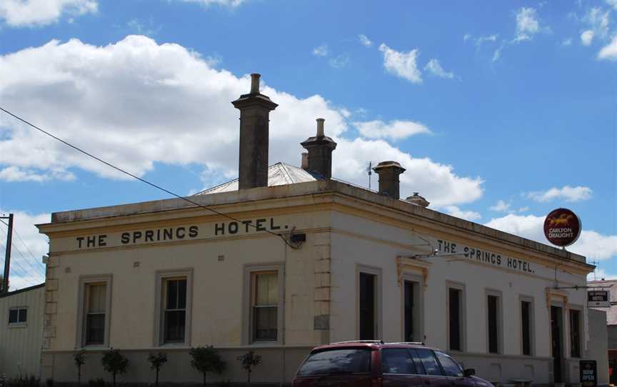 WaubraTheSpringsHotel.JPG