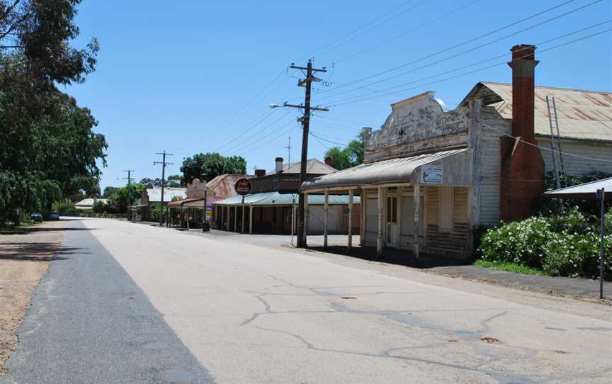 Devenish Main Street 002.JPG