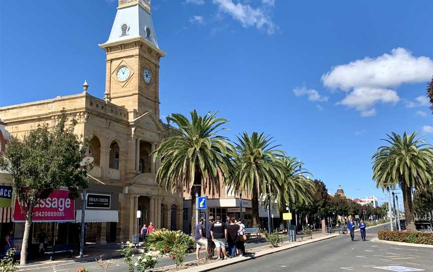 Warwick Town Hall on Palmerin Street