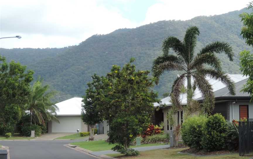 Looking south down along Galena Close, Trinity Park, 2018.jpg