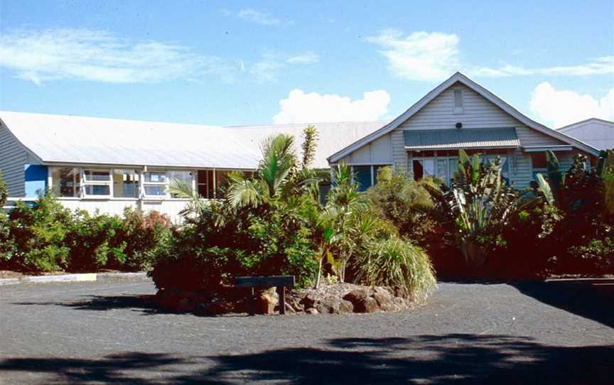 Kalkie State School (1994).jpg