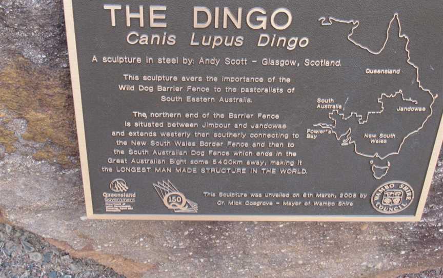 Dingostatueplaque CJandowae CQueensland