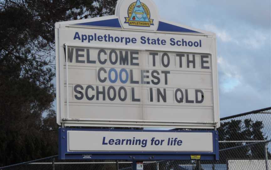 Coolestschoolin Queenslandsign CApplethorpe State School C2015