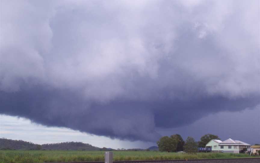 Rotating cloud at Calen near Mackay, Australia - panoramio (1).jpg