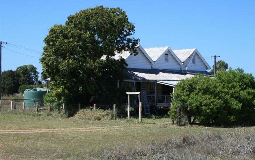 Station Master's Residence, Einasleigh (former), from S (2008).jpg