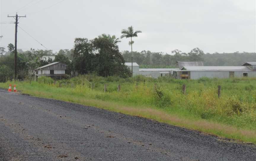 Farm buildings, Waugh Pocket, 2018.jpg