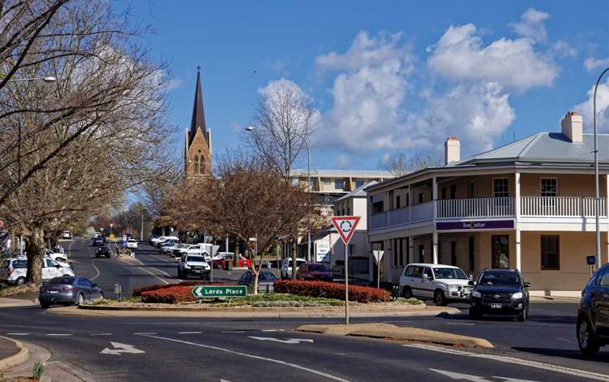 Street in Orange, NSW (49829373841).jpg