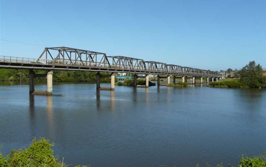 Pacific Hwy bridge Taree.jpg