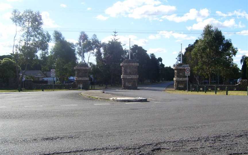 Tanilba Bay Entrance 001.jpg