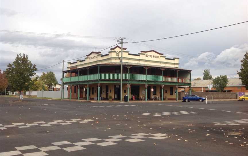 Royal Hotel Binnaway, New South Wales.jpg