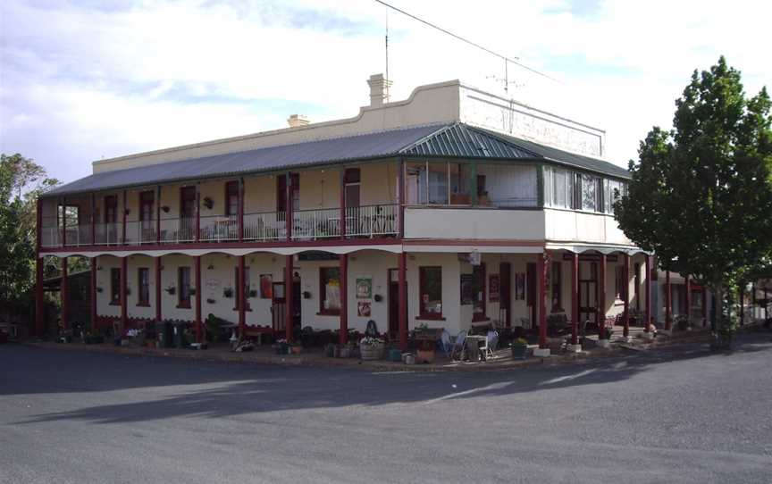 Commercial Hotel Bowning