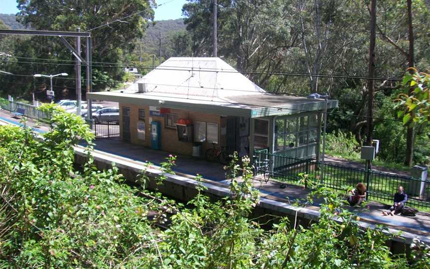 Otford railway station building.jpg