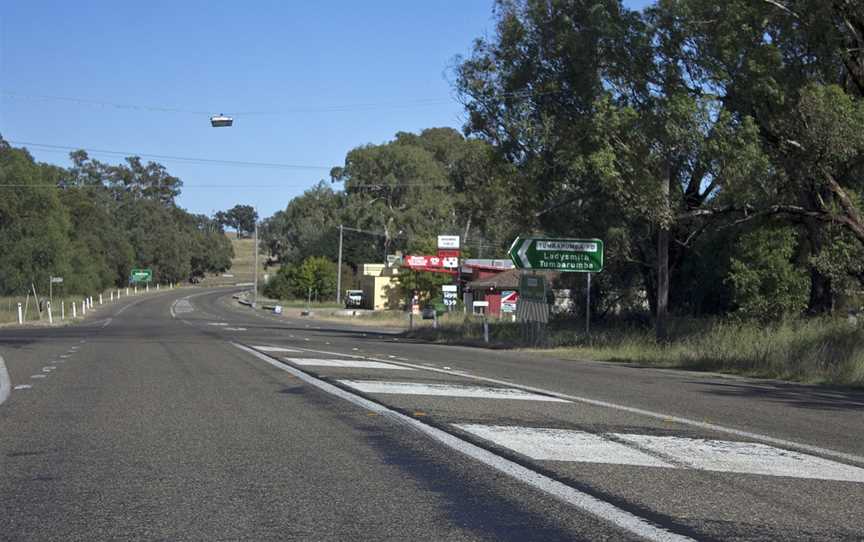 Sturt Highway at Alfredtown.jpg