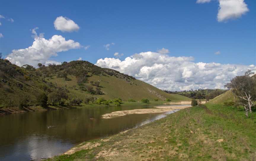 Wee Jasper Road, Murrumbidgee river.jpg