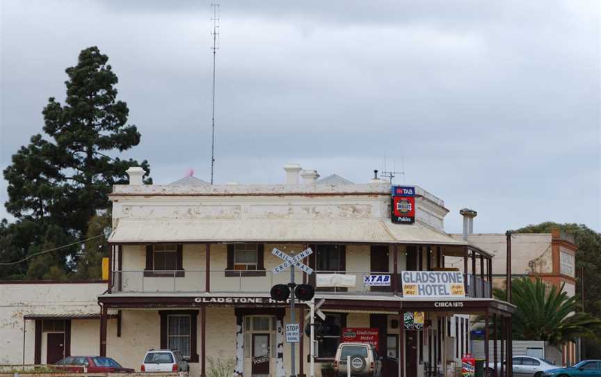 Gladstone Hotel South Australia.JPG