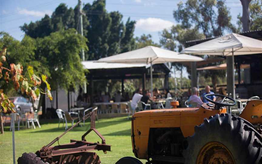 Ugly Duckling Wines, Wineries in West Swan