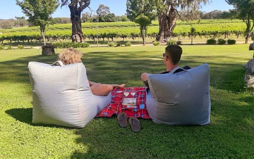 Linfield Road Wines, Wineries in Williamstown