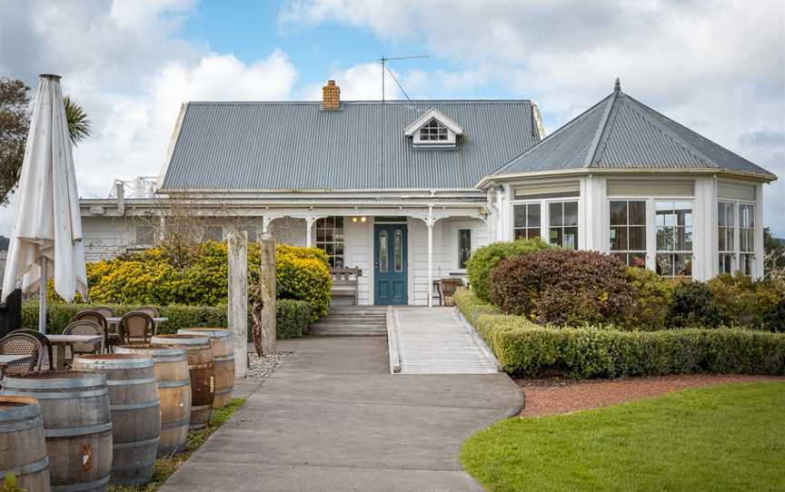 The Hunting Lodge winery, Waimauku, New Zealand