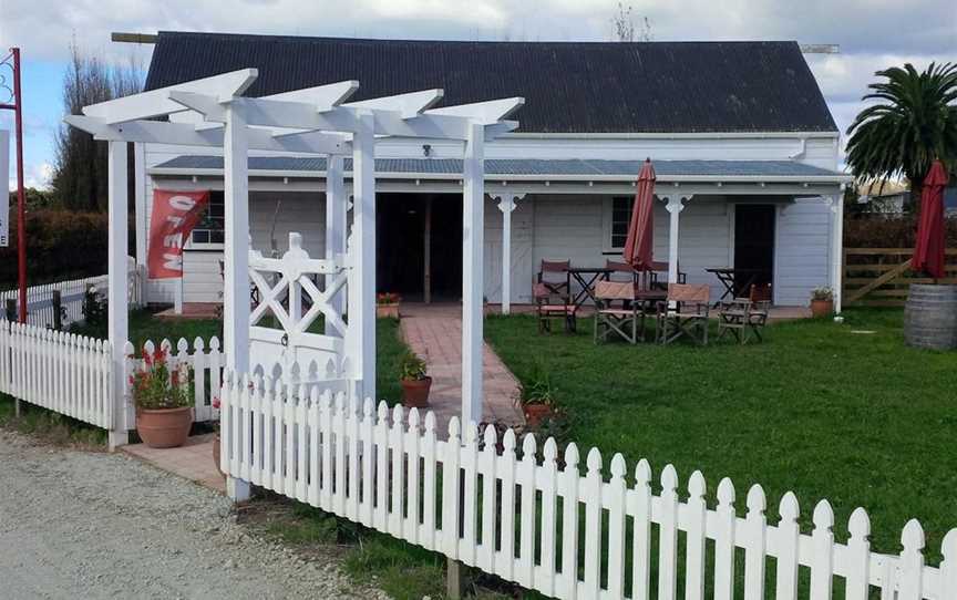 Poverty Bay Wine Estate Ltd (CLOSED), Wineries in Matawhero