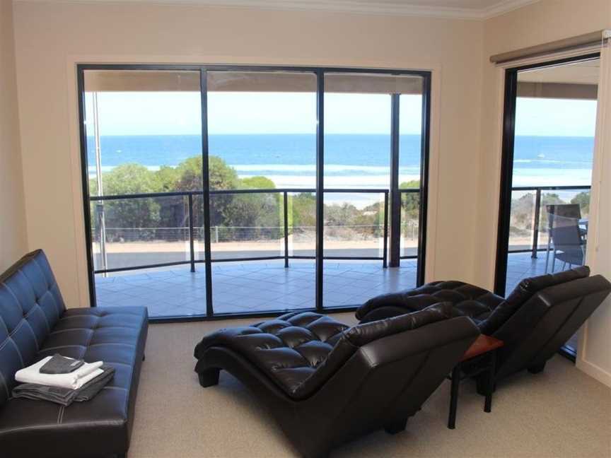 The Lighthouse - Beachfront Accommodation, Port Hughes, SA