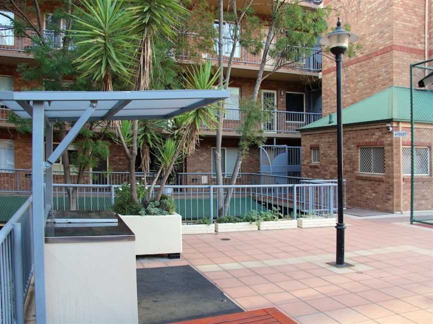 ADELAIDE CENTRAL APARTMENT - 3BR, 2BATH & CARPARK, Adelaide CBD, SA