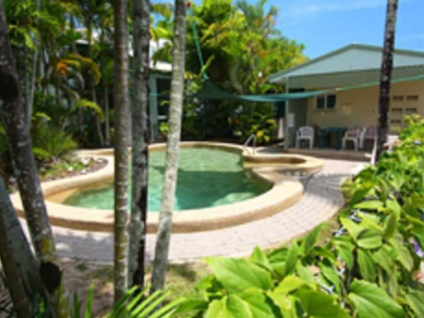 Coral Reef Apartments, Westcourt, QLD