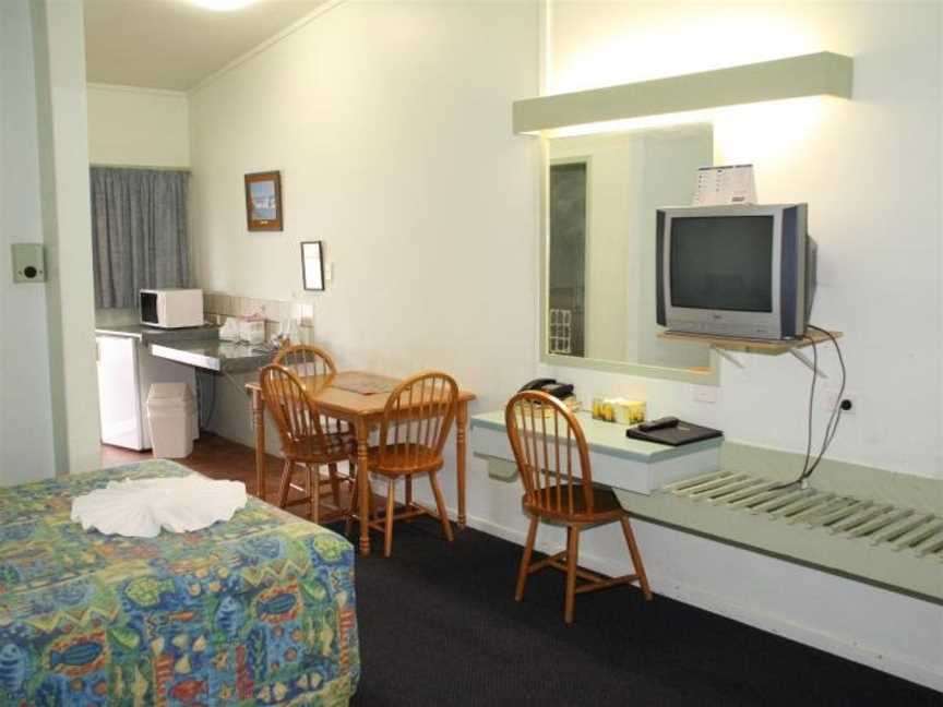 CASTLE COURT MOTOR INN ROCKHAMPTON, Accommodation in Allenstown