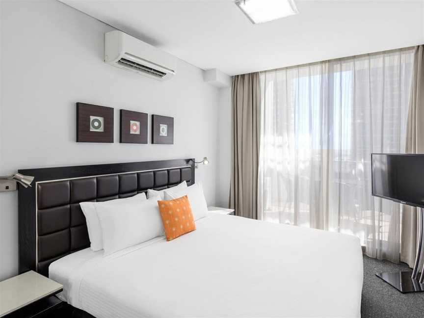 MERITON SERVICED APARTMENTS SOUTHPORT, Labrador, QLD