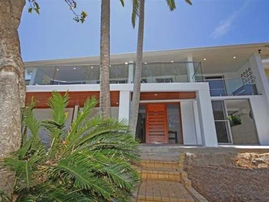 32 Barra Crescent, Coolum Beach. Bond 500, FOXTEL, WIFI, Linen Supplied, Accommodation in Coolum Beach