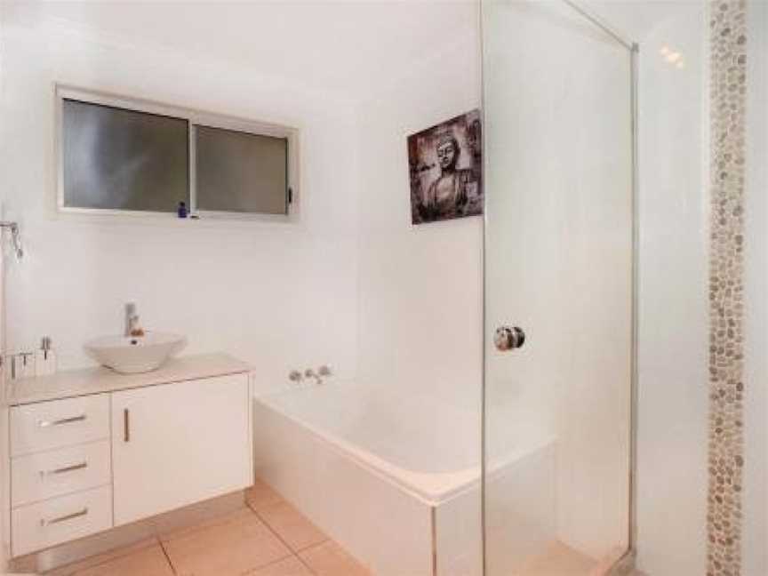 35 Santa Monica Avenue Coolum Beach, Pet Friendly, Linen Included, Coolum Beach, QLD