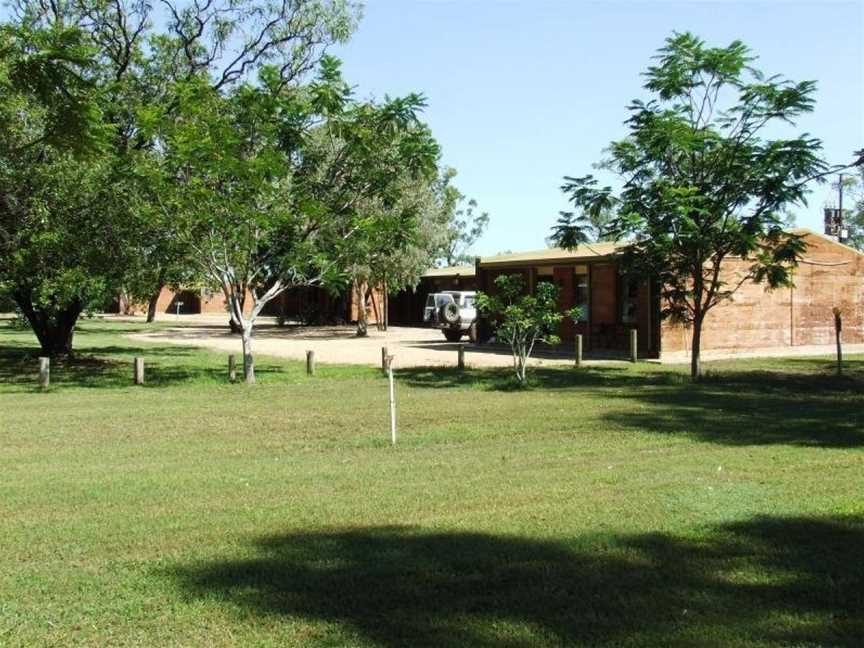 Territory Manor Motel & Caravan Park, Mataranka, NT