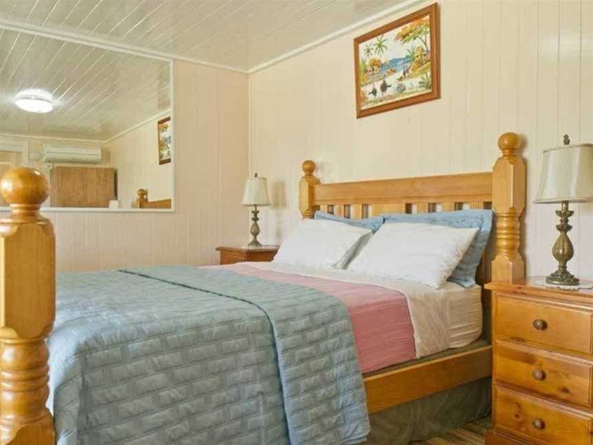 Lee Farm Stay Cottages, Booie, QLD