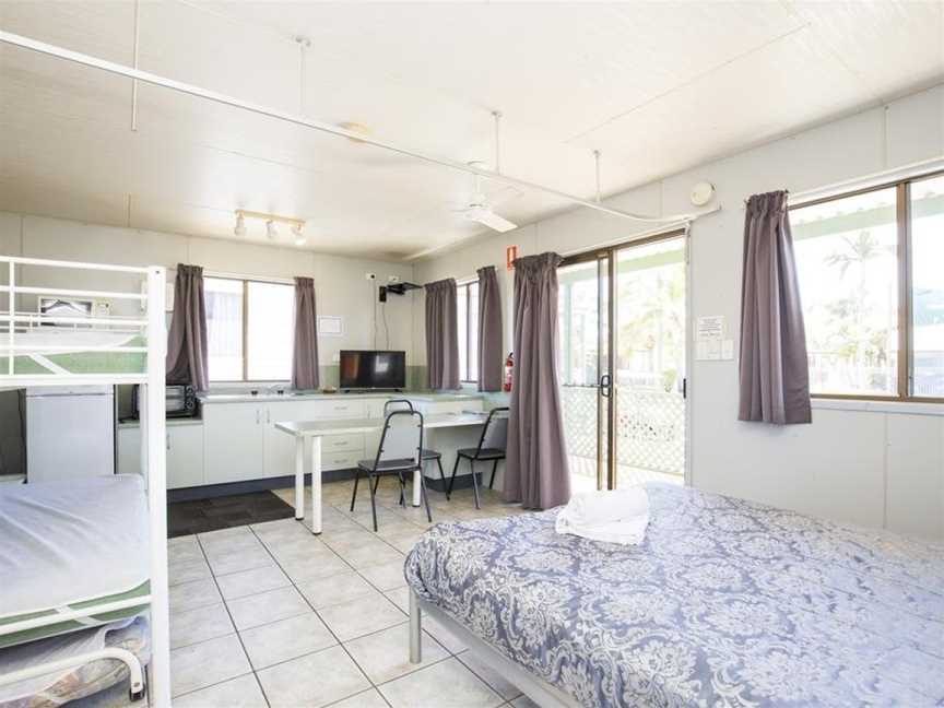 Townsville Lakes Holiday Park, Currajong, QLD