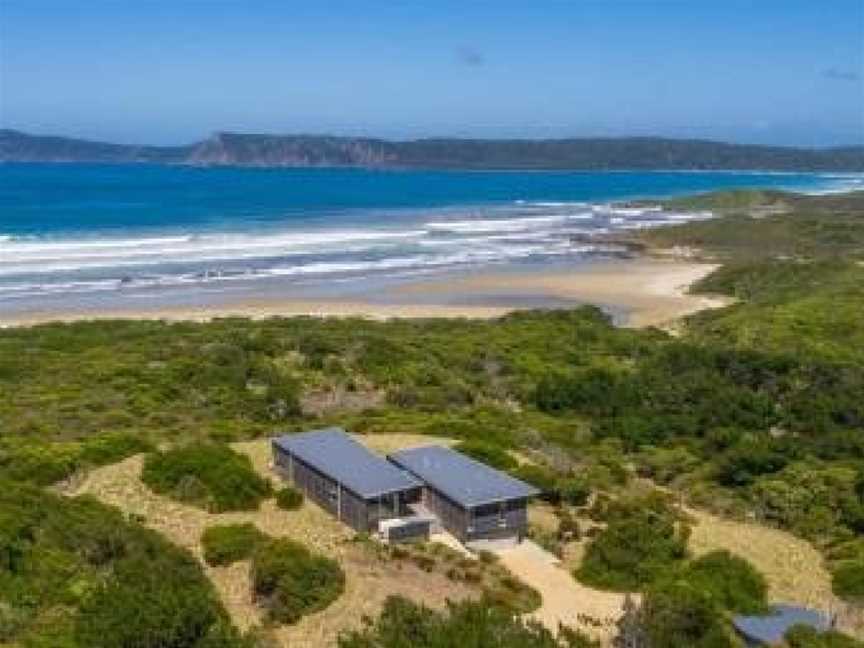 Cloudy Bay Beach House, South Bruny, TAS