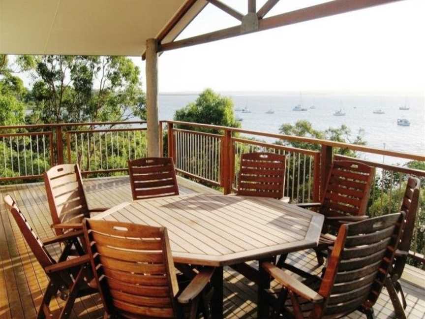 Sirenia Retreat Holiday House, Macleay Island, QLD