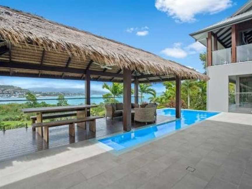 Mandalay Luxury Retreat, Flametree, QLD