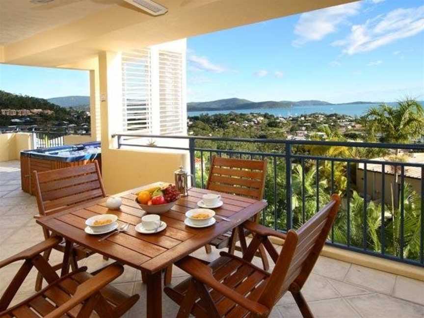 Pinnacles Resort, Accommodation in Airlie Beach