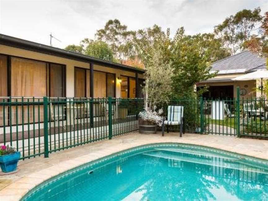 Courtsidecottage Bed and Breakfast, Euroa, VIC