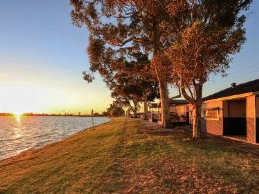 Lake Boga Caravan Park, Lake Boga, VIC