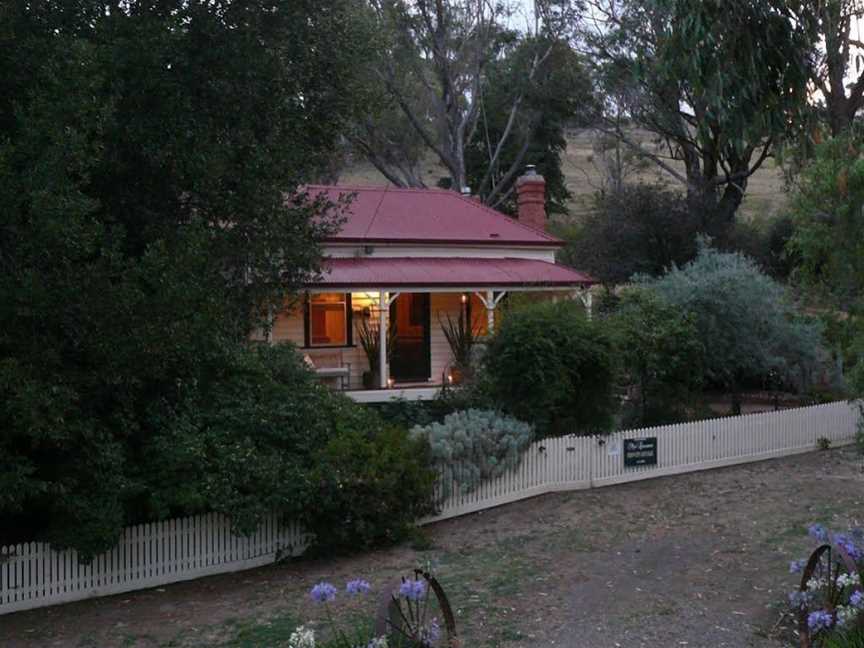 Sinnamons Cottage, Maldon, VIC