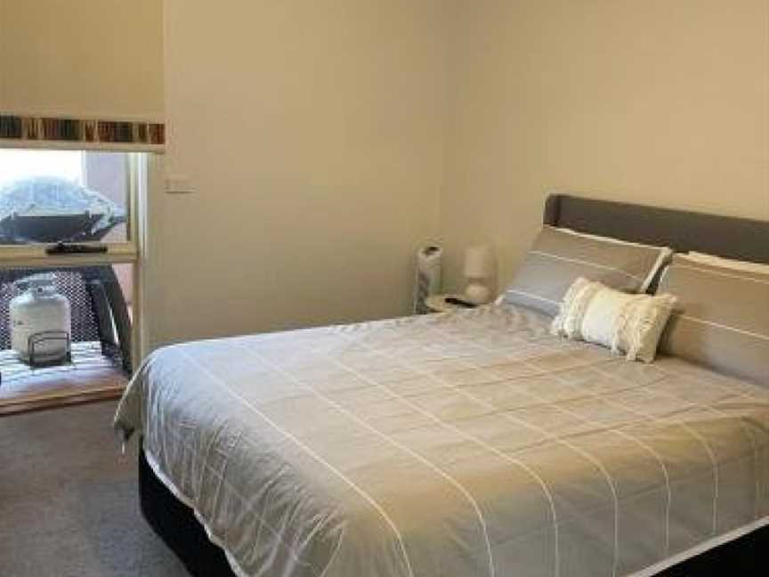 Austral Place 88 via Merri River, Dennington, VIC