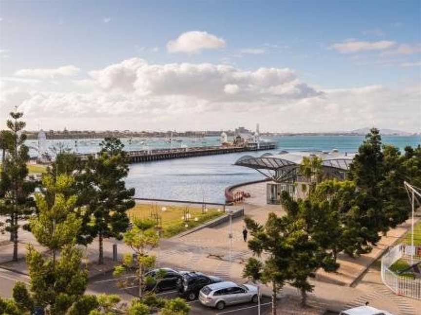 Edgewater 208, Geelong, VIC