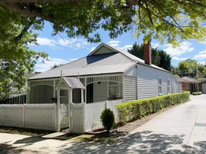 Magnolia Cottage, Healesville, VIC