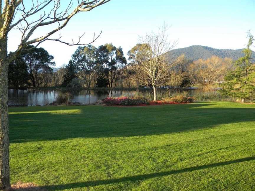 Sanctuary Park Cottages, Badger Creek, VIC