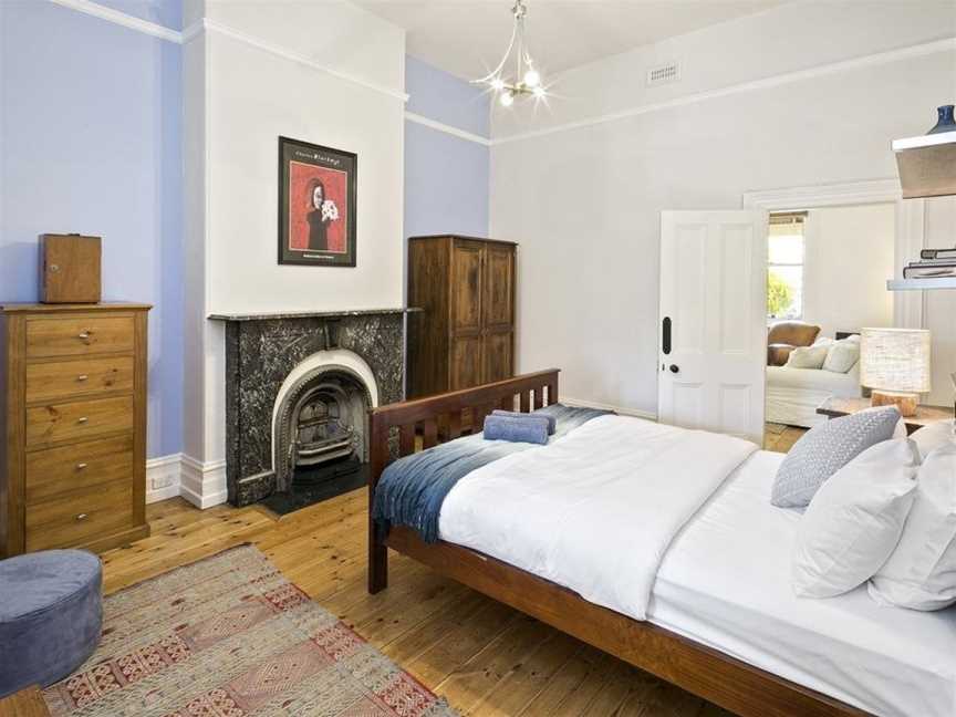 Windermere Fitzroy, 3 Bedroom, Edinburgh Gardens 350m - Rejuvenate Stays, Fitzroy North, VIC