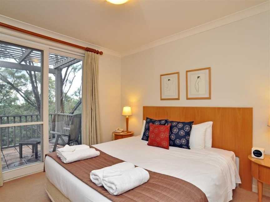 Villa Spa Executive 1br Merlot Resort Condo located within Cypress Lakes Resort (nothing is more central), Pokolbin, NSW