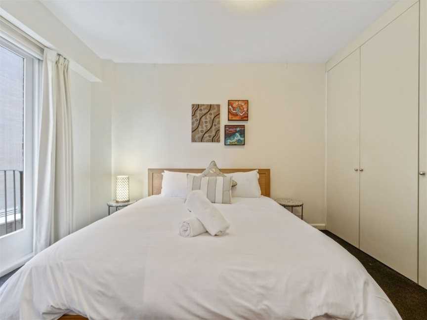 HomeHotel-Urban retreat in secure boutique block, Potts Point, NSW